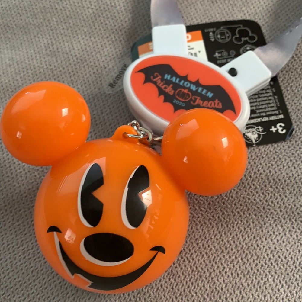 Disney Mickey Light Up Necklace - Picture 2 of 4